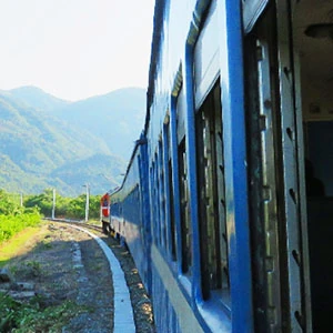 藍皮解憂號多良車站海景