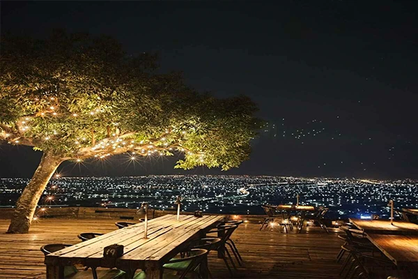  空ㄟ農場百萬夜景｜礁溪冠翔泉旅2日| 望龍埤抹茶湖・空ㄟ農場・礁溪美人湯
